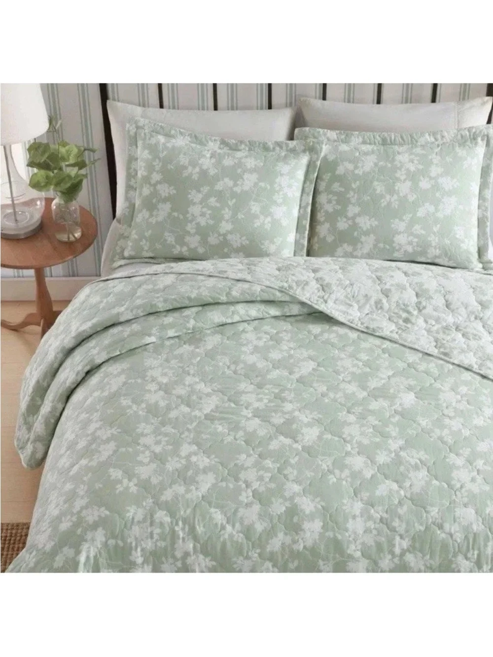 Laura Ashley Adorabelle Silhouette Green Twin Reversible Cotton Quilt Set 2pc